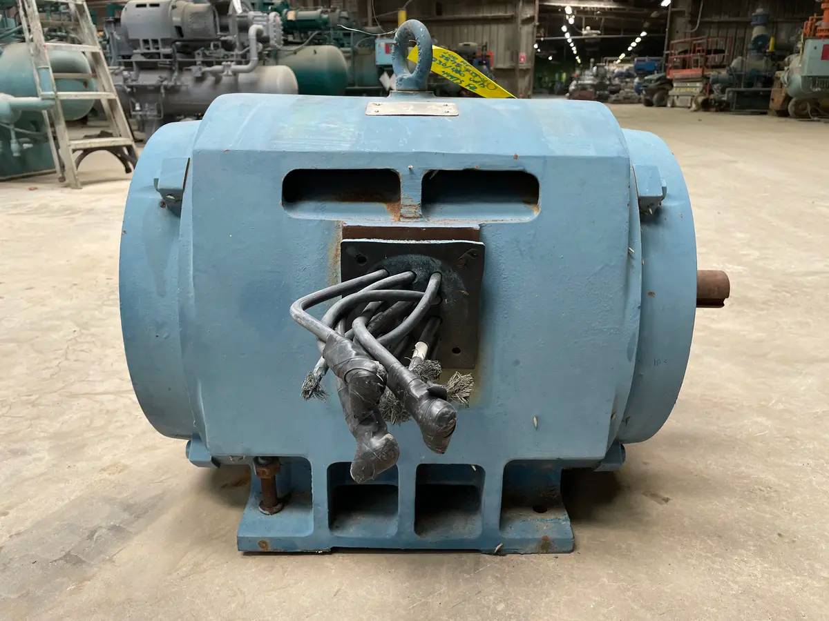 200 HP 3575 RPM Toshiba premium efficiency motor, Frame 444TS, DP, continuous duty, 230/460 Volts - Image 4