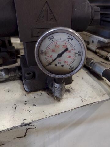 300 Ton, Shepard-Niles #142, hydraulic horizontal wheel / bearing press, pendant Control - Image 5