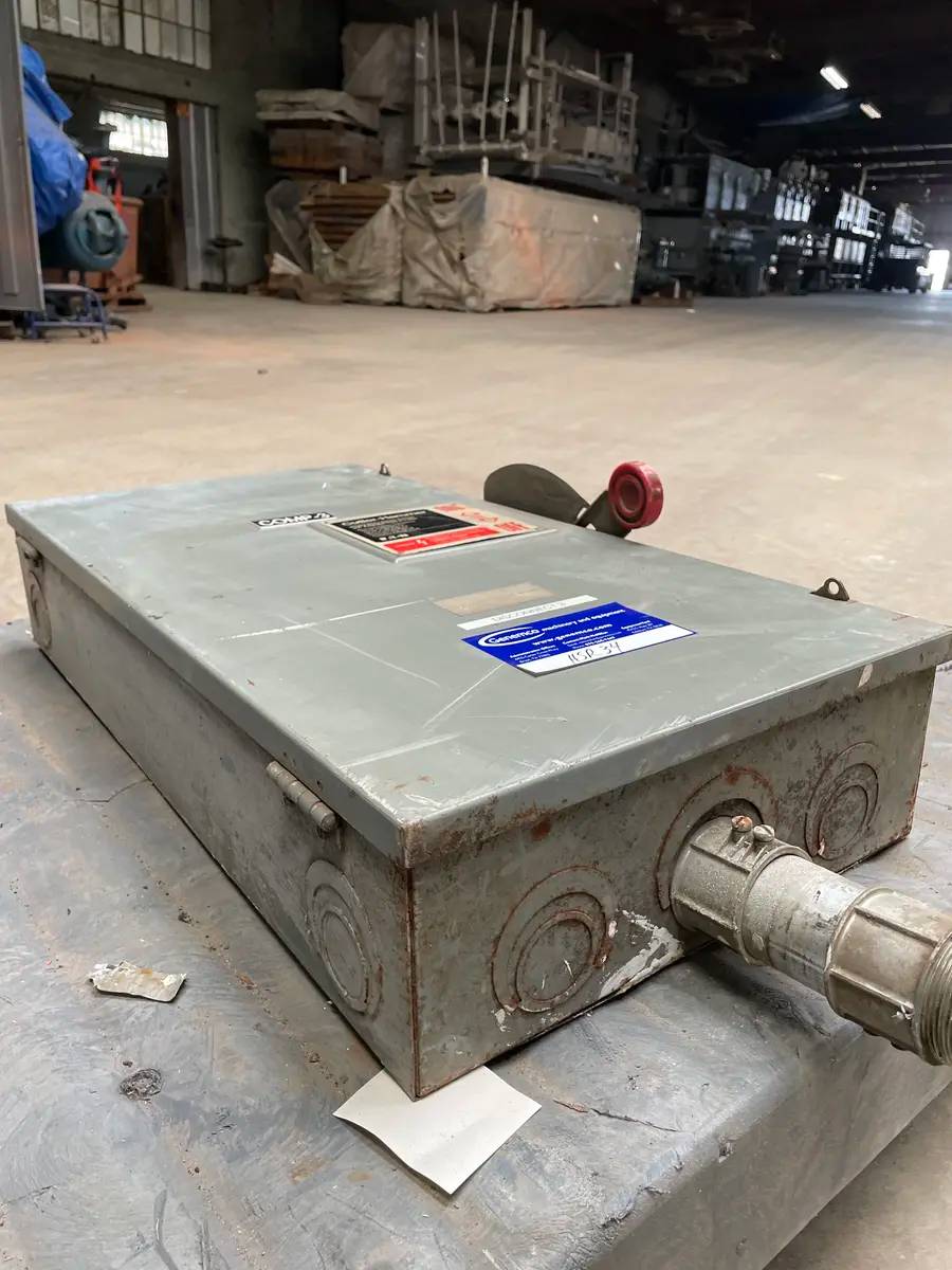 200 Amp. Cutler Hammer #DH364FGK, Heavy Duty Safety Switch, 150 HP, 480/600 V, 3 wires - Image 6