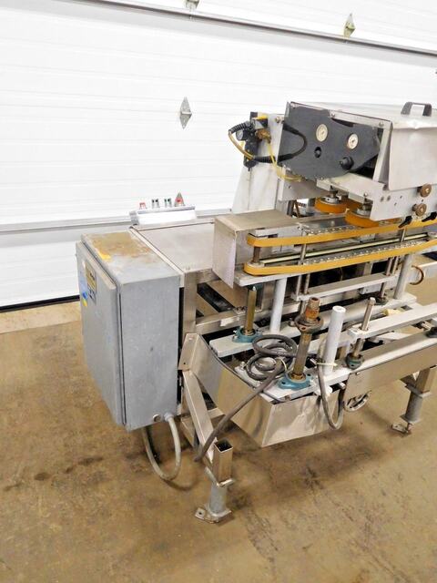 New England Machinery #NEILC-4-L, inline capacity tightener, 4 spindle, 250 container/minute - Image 4