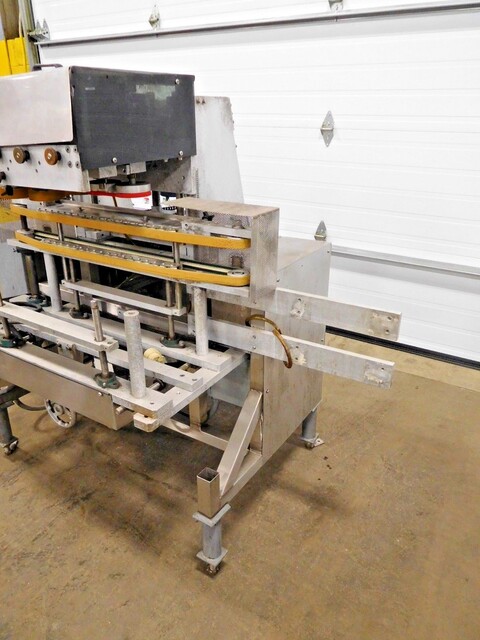 New England Machinery #NEILC-4-L, inline capacity tightener, 4 spindle, 250 container/minute - Image 5