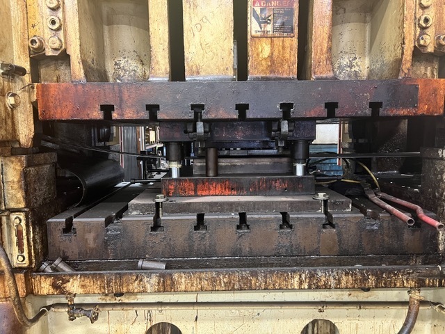 300 Ton, Minster Hevistamper #E3-300-54-36, straight side double crank press, 1.5" stroke, 22" Shut Height - Image 2