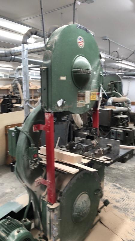 30" x 15" Tannewitz #PH, vertical band saw, 5 HP, 7000 SFPM, 26" x28" table, S/N 84065, 1985 - Image 1