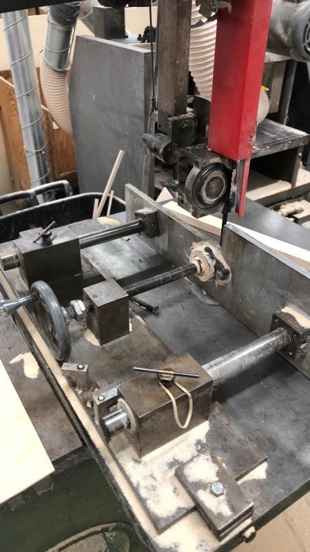 30" x 15" Tannewitz #PH, vertical band saw, 5 HP, 7000 SFPM, 26" x28" table, S/N 84065, 1985 - Image 3