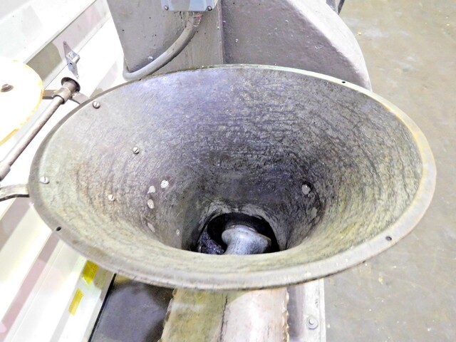 Buffalo #66B, Heavy Duty Grinder, 25 HP, 230/460 V, 1175 RPM, 3 Ph., 8" Outlet w/ 1/4" holes, 16" top - Image 6
