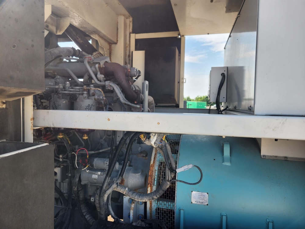 352 KW Multiquip #DCA400SSI4I, trailer mounted, Tier 4i, 277/480 Volts, 9090 hours, 2013, $85k - Image 4