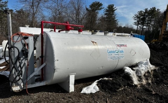 2500 gallon Above ground storage tank, 12'10" L x 5'10" W x 5'10" H - Image 1