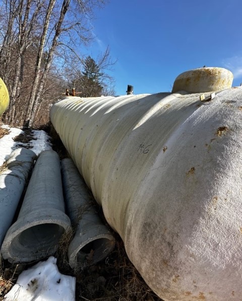 13500 gallon Underground storage tank, 36' L x 8' W x 8' H - Image 4