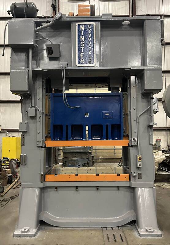 300 Ton, Minster #E2-300, 72" x36" table, 8" stroke, 36" Shut Height, 30-60 SPM, air clutch, 1981 - Image 3