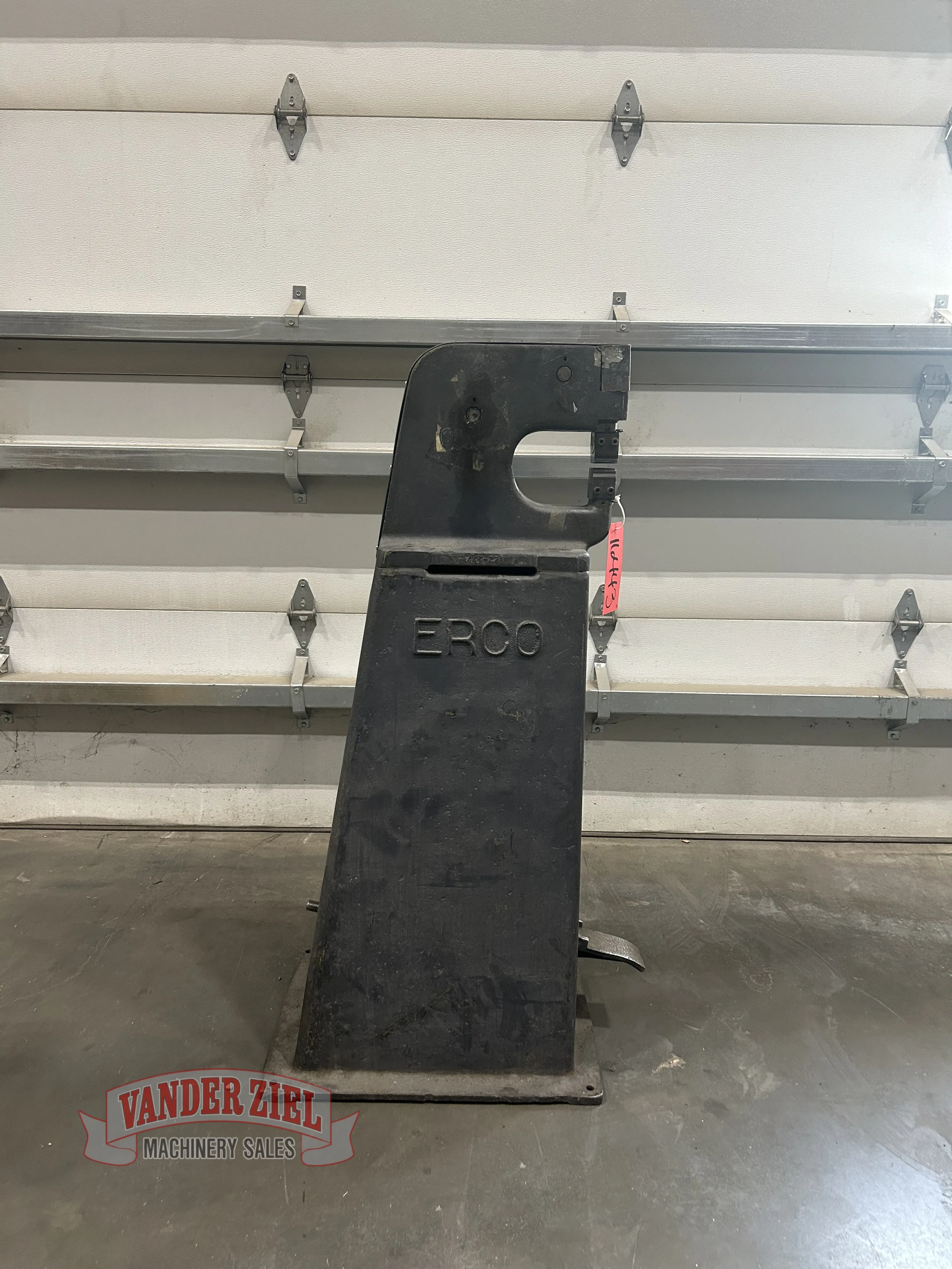 Erco #1447, foot pedal stretcher - Image 1
