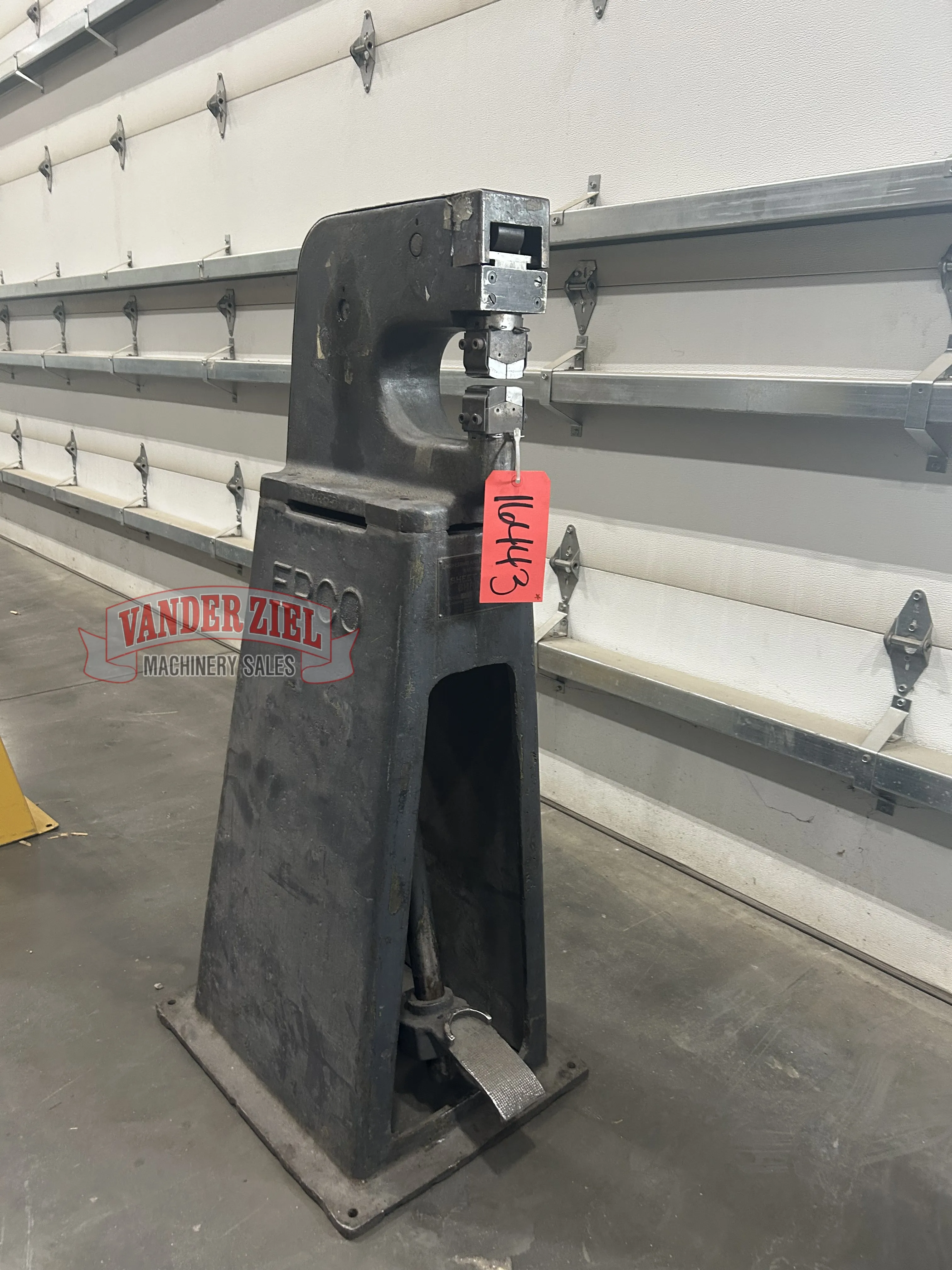 Erco #1447, foot pedal stretcher - Image 3
