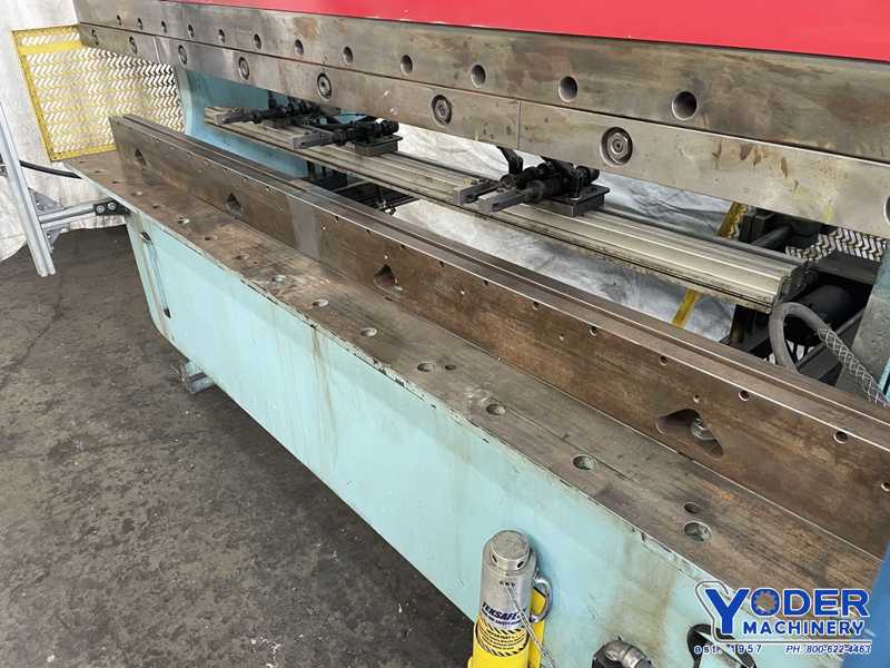 90 Ton, Cincinnati #90CBIIX6, hydraulic press brake, 8' overall, 78" between housing, 8" stroke, 15" open - Image 4