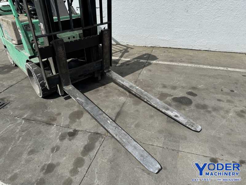 6000 lb. Mitsubushi #FGC30, LP gas forklift, 126" lift height, 48" fork length - Image 4