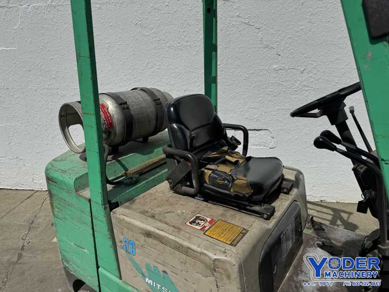 6000 lb. Mitsubushi #FGC30, LP gas forklift, 126" lift height, 48" fork length - Image 5