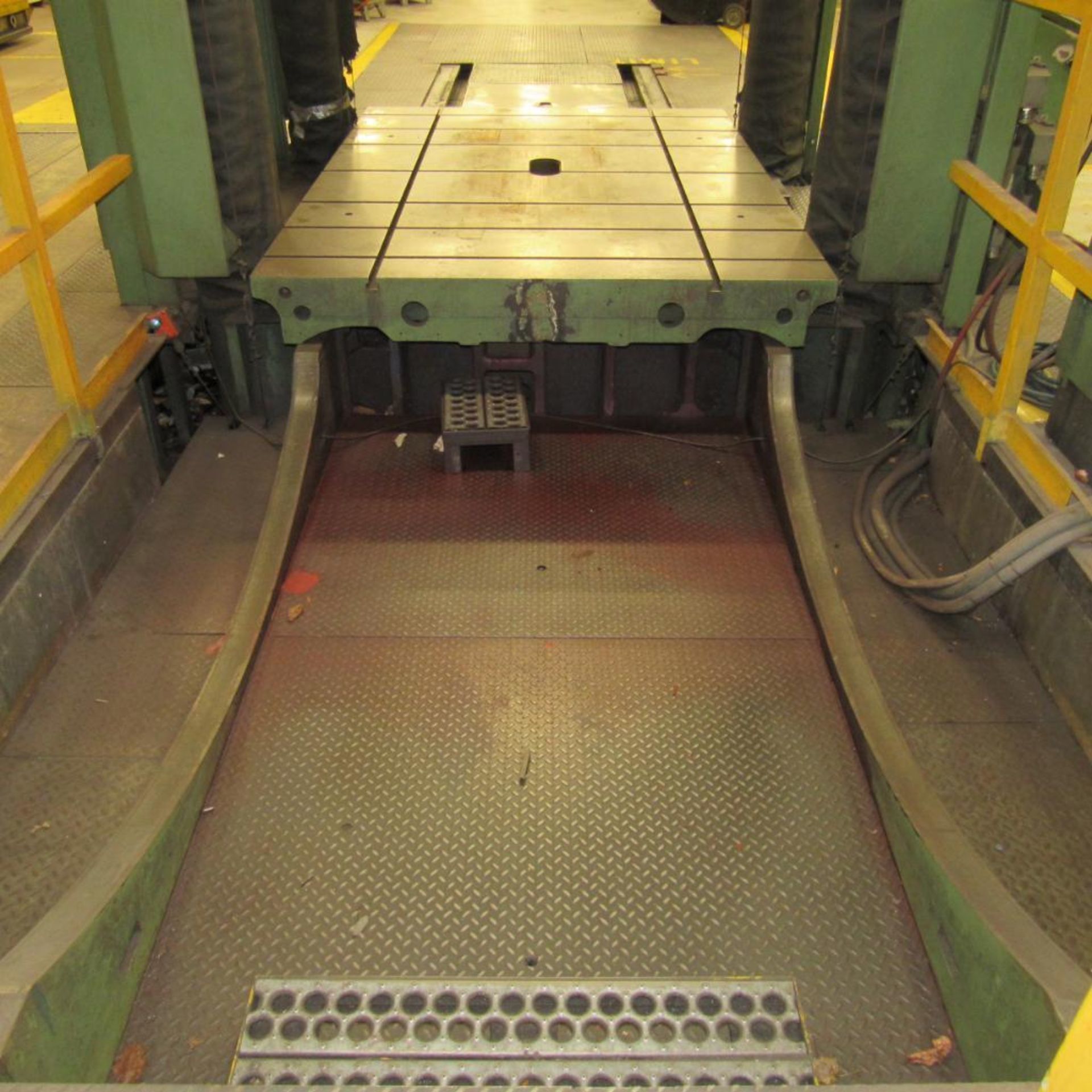 224 Ton, Reis #TUS-180-OK-200, hydraulic 4-post spotting press, 71" stroke, 98" DL, 71" x 98" bed, 1994 - Image 9