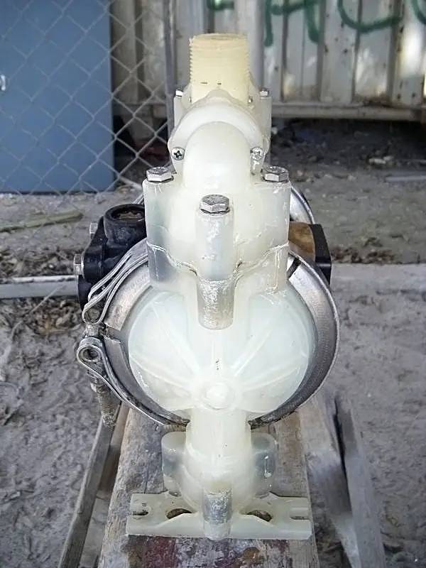 .7" Warren Rupp Rupp #PB1/2-A, Double Diaphragm Pump, 100 psi - Image 4