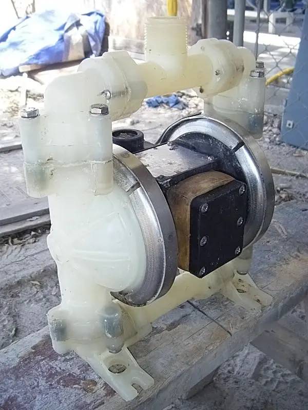 .7" Warren Rupp Rupp #PB1/2-A, Double Diaphragm Pump, 100 psi - Image 10