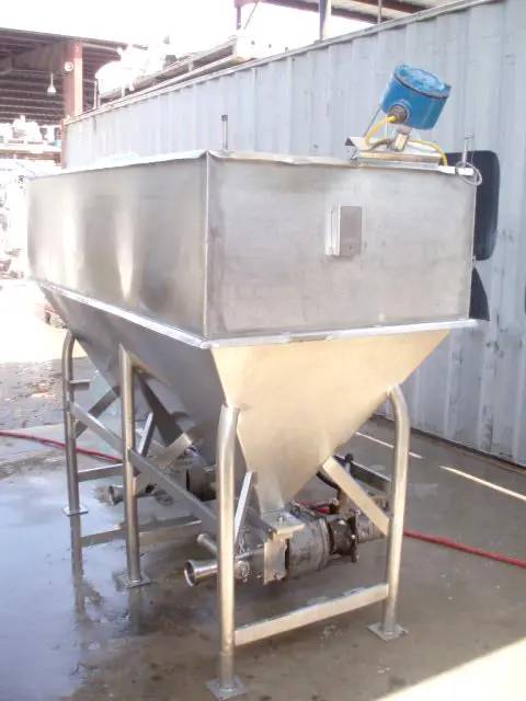360 gallon APV, Dual APV Stainless Steel Feeding Hopper Tank with Pumps, 6' L x 3' width x 1' 6" H infeed - Image 3