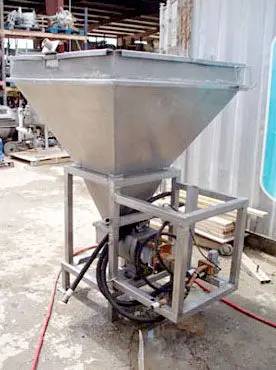 430 gallon Stainless Steel Feed Hopper, 48" L x 48" width x 52" H inside straight wall, 4' x 4' hopper - Image 3