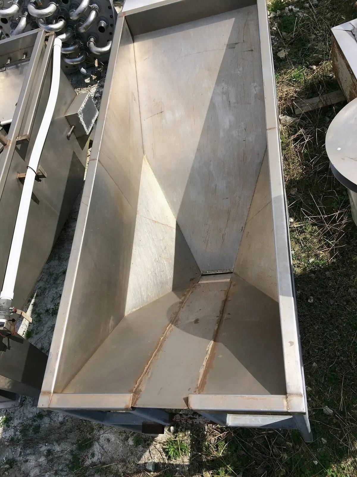 Rectangular Stainless Steel Hopper/Funnel Tank w/ slide valve discharge, 8.375 x 6" discharge opening - Image 6