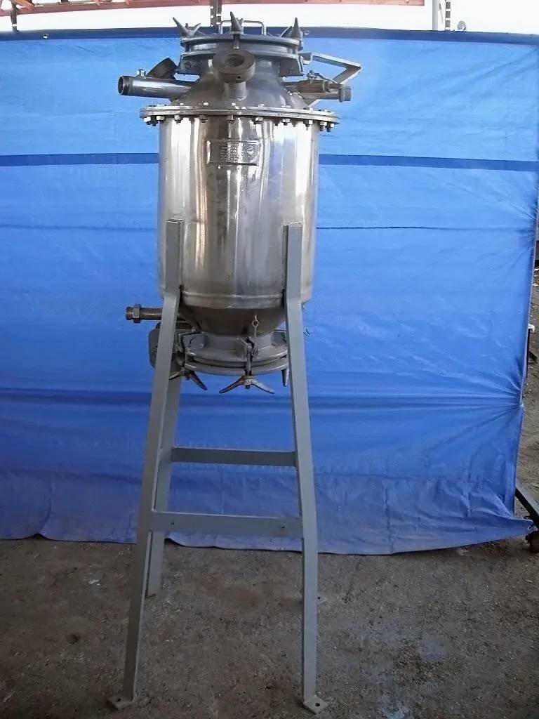 10 gallon Lee Industries Inc, Vacuum Kettle, 30 psi, 2" sight glass, 44" steel legs, 3/4" diameter & 1" - Image 6