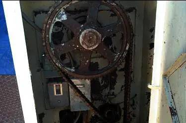 Dough Mixer, 42" L x 37" width x 40" H dim., 22" L x 1-1/2" to 2-1/2" diameter Blender, 24" pulley, 20/0.75 HP - Image 9