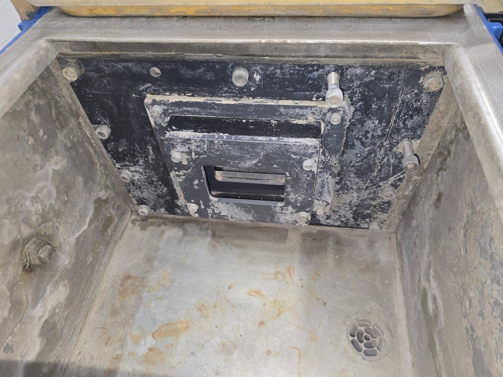 CDS #CVS121620, 16" width x 12" D, vacuum sizing tank, 2009 (2 available) - Image 3