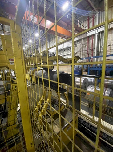 50000 lb. Automatic Feed #504872, coil feed line, 48" x .125", 60 SPM, 2000 - Image 2
