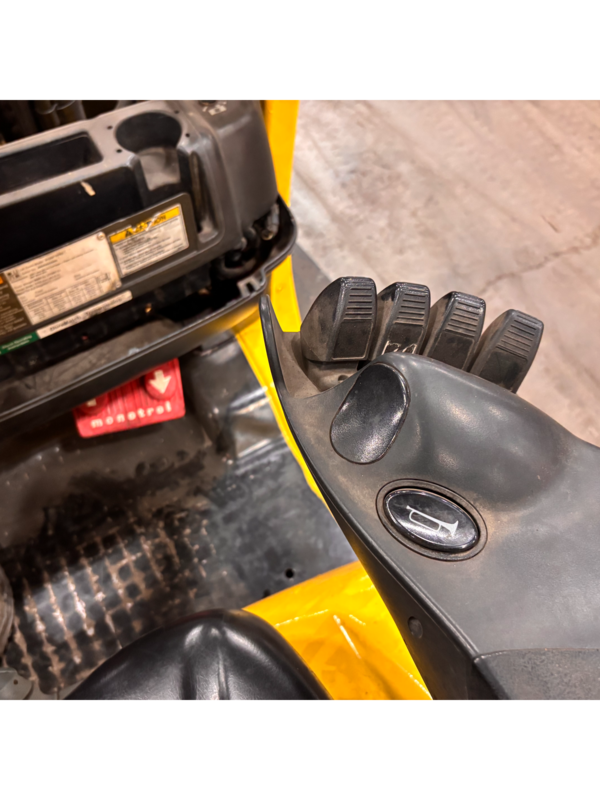 12000 lb. Hyster #S120FTPRS, 92" lowered, 185" raised mast, 60" Cascade clamp, 2018 - Image 6
