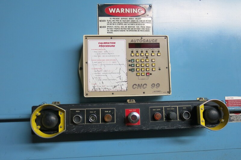 175 Ton, Clearing Niagara #HBM-175-10-12, CNC Hydraulic Press Brake, 12' overall, 1272" between housing, 1995 - Image 4