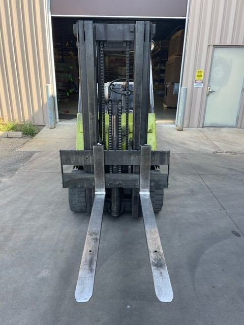 4500 lb. Clark #GCS25MB, Forklift, 6400 hours - Image 1