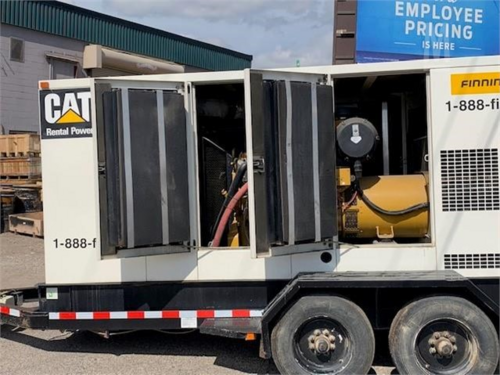 230 KW Caterpillar #XQ230, standby diesel generator, 347/600 Volts, 15986 hours, 2008 - Image 2