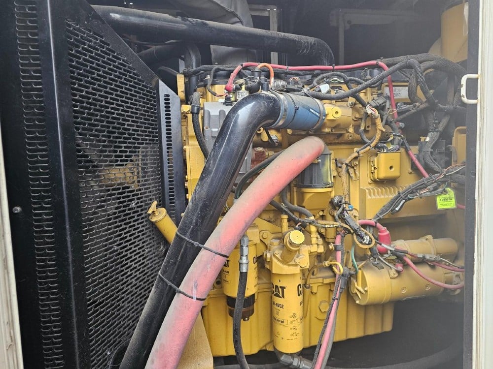 230 KW Caterpillar #XQ230, standby diesel generator, 347/600 Volts, 15986 hours, 2008 - Image 8