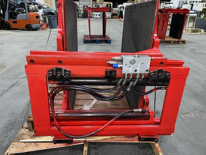 Bolzoni Auramo #LS14J7A, 2500 lb. capacity carton clamp, 48" width, 2300 psi, 2015 - Image 5