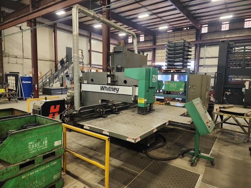 40 Ton, Whitney #657, hydraulic CNC punch, 130 amp plasma, 2012 - Image 2