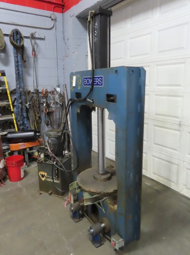 Bowers #23, 23.5" hydraulic tank discharge press, 40 gallon, 3 HP, 30" stroke - Image 2