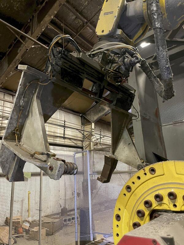 Eagle automated saw and knockout system, s/n 05027, with enclosure with light curtain, 2005 - Image 8
