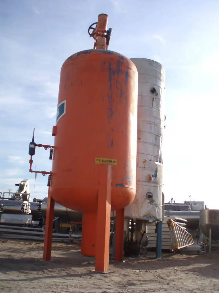 1165 gallon Refrigeration Valves and Systems Corp., Oil Scrubber Tank, 60" diameter x 7' 2" L Tank, 1995 - Image 5