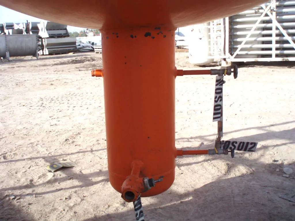1165 gallon Refrigeration Valves and Systems Corp., Oil Scrubber Tank, 60" diameter x 7' 2" L Tank, 1995 - Image 9