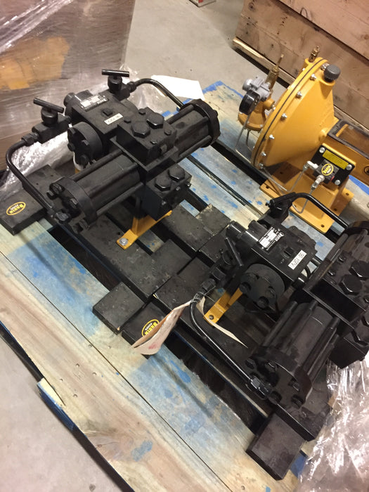 Bruin #90-15, injection pump, s/n 2071400001, s/n 200447881, new (2 available) - Image 1