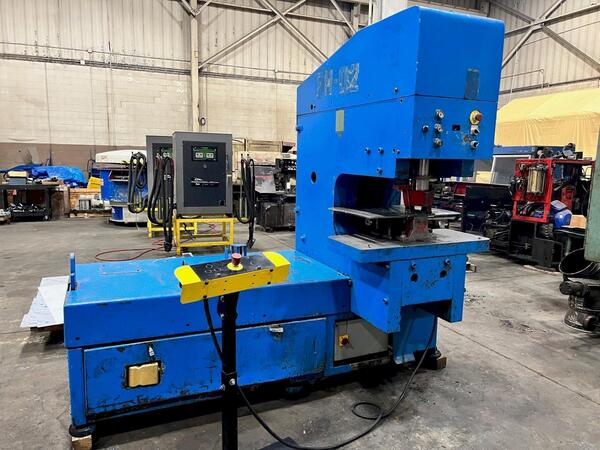 140 Ton, Piranha #SEPP-140, hydraulic single end punch, 7" stroke, 20.5" throat, 14" open, joystick Control - Image 1