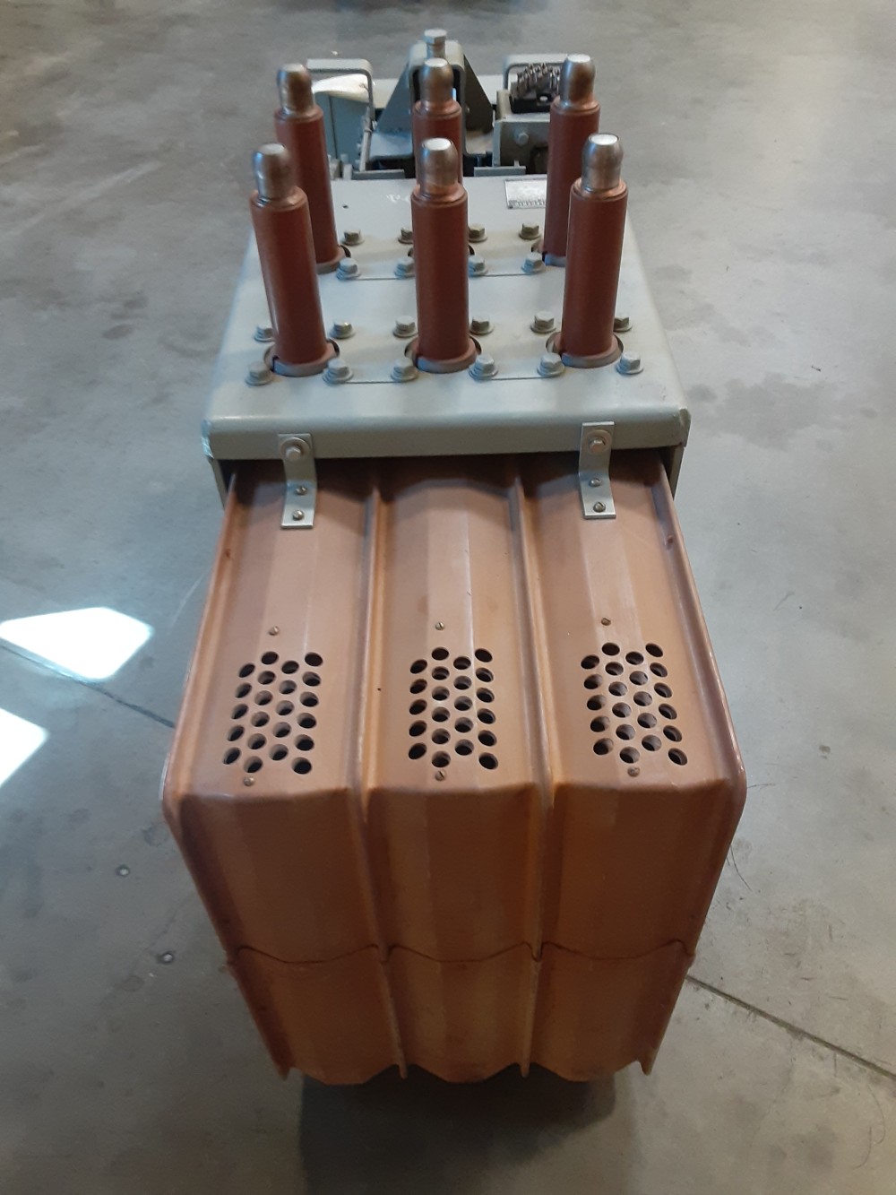 1200 Amps, General Electric, Magne-Blast, Rated Max Voltage 4.76kV, Implus Withstand 60kV, Int Time 5 Cy - Image 5