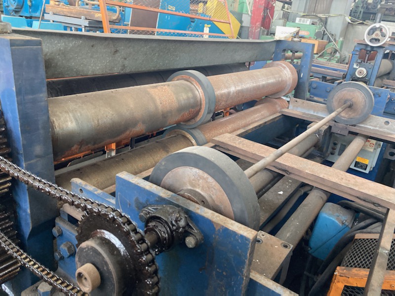 60" Bradbury, driven pinch roll, 6" top/4" bottom roll diameter, motor in base no controls, #71783 - Image 1