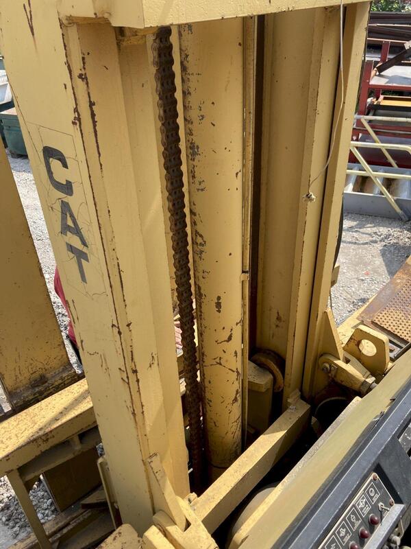 18000 lb. Caterpillar #V180B, forklift truck, 12.5' mast - Image 8