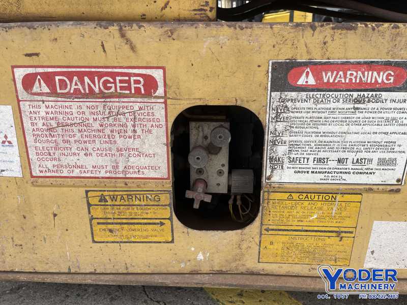 1245 lb. Grove #SM3160E, scissor lift, 31'17" working height, 2 MPH, #74952 - Image 4