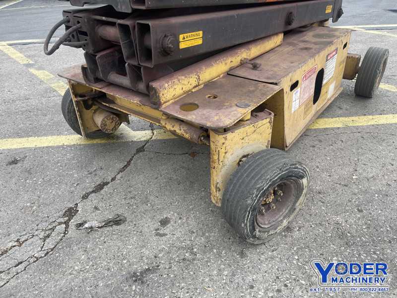1245 lb. Grove #SM3160E, scissor lift, 31'17" working height, 2 MPH, #74952 - Image 5