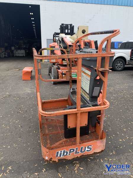 507 lb. JLG #E400AJPN, manlift, 46' 6" working height, 3 MPH, 1347 hours, 2004, #73042 - Image 1