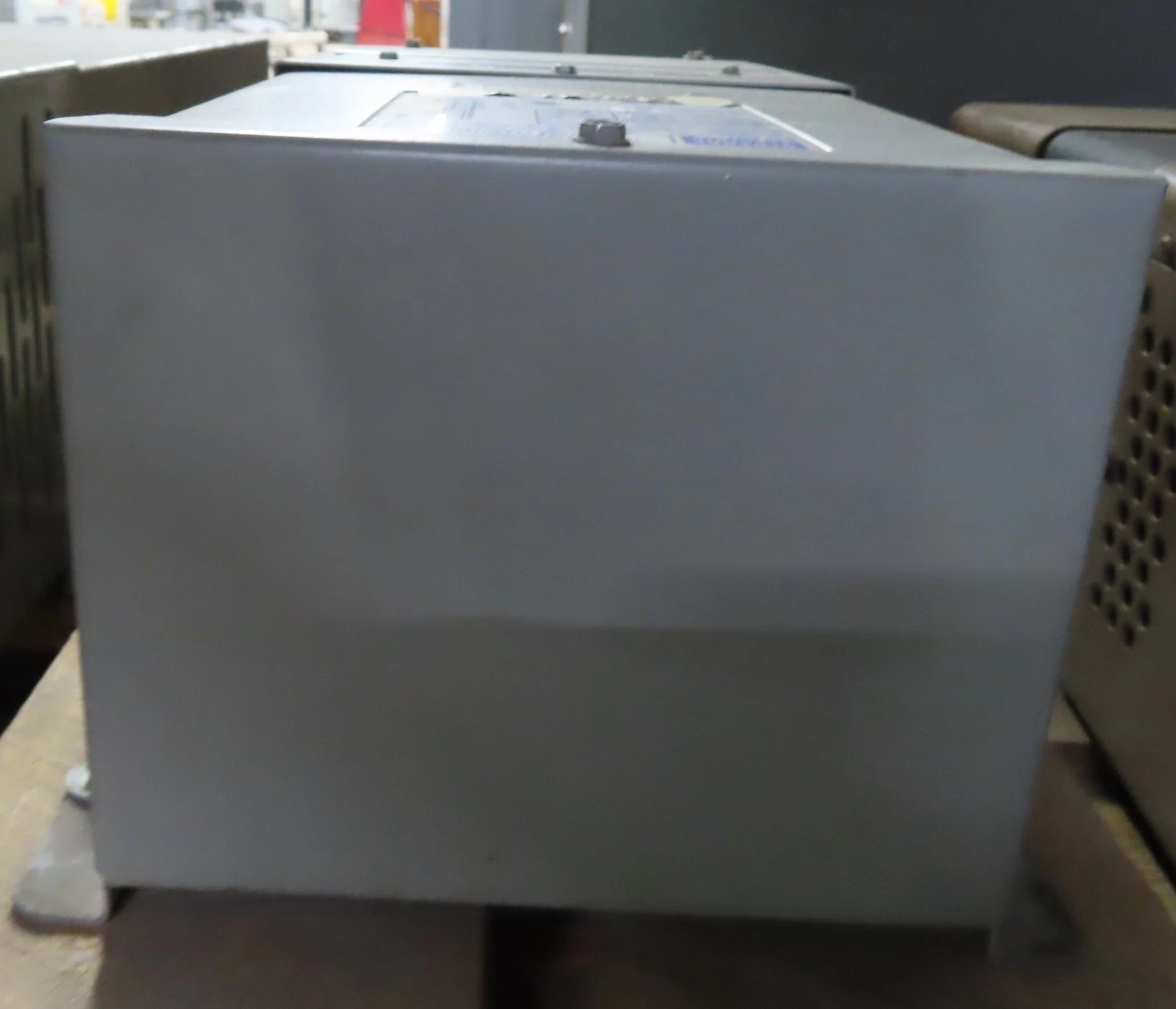 .5 KVA General Electric, 9T91B7151, voltage stabilizer 95-130 Volts, 1 year warranty - Image 4