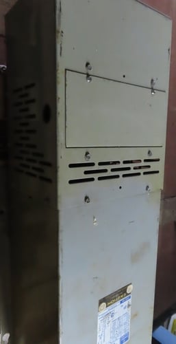 3 KVA General Electric, voltage stabilizer 9T91B7193, 95-130X175-235x190-260 Volts - Image 4