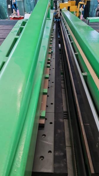 Bottero #746-VMX+100-BLC, Cutting Table, 6100 x 3300 mm cut, 3+3 - 8+8 thickness, 100 m/min cut speed, 2002 - Image 4